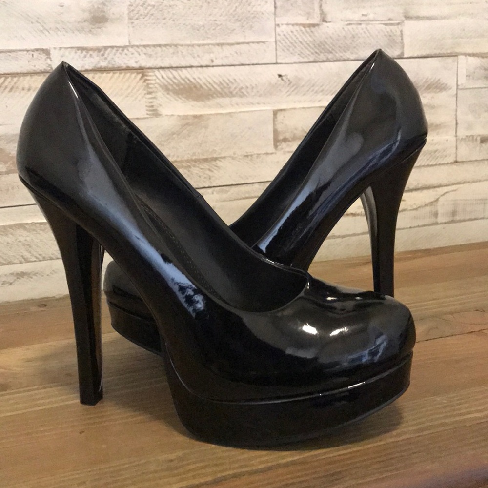 Chinese Laundry Platform Heels sz 10